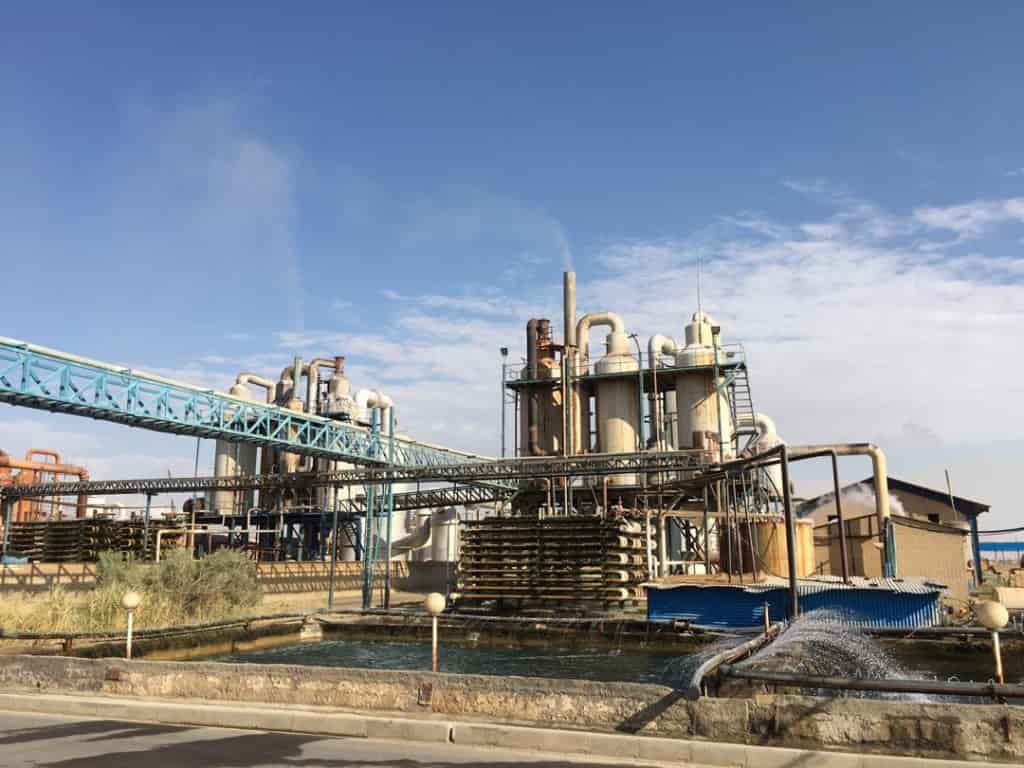  آنالیز و سنجش صنایع اسیدی در آزمایشگاه معتمد ایمن پایش