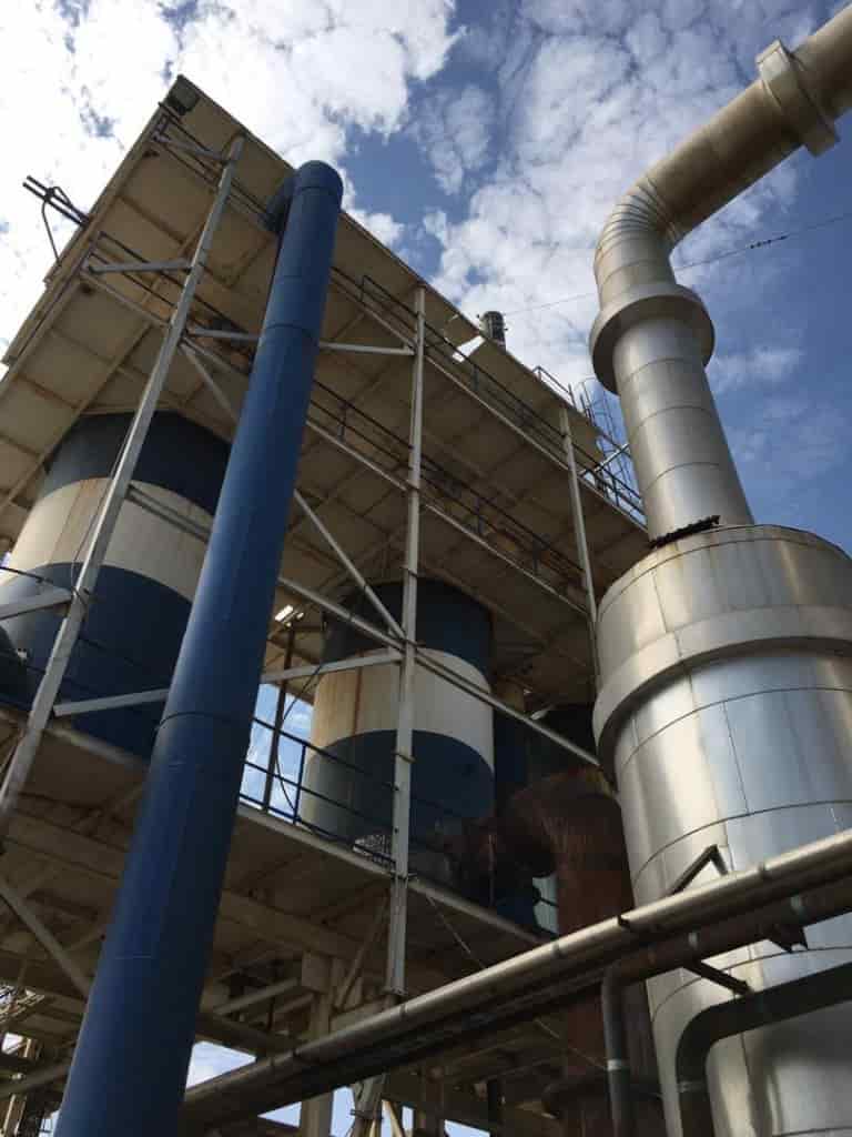  آنالیز صنایع اسیدی در آزمایشگاه معتمد محیط زیست