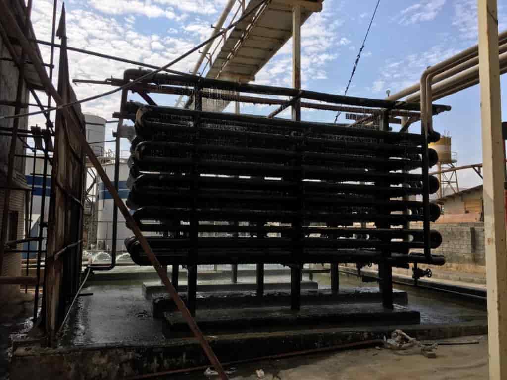 اندازه گیری آلاینده های صنایع اسیدی در آزمایشگاه محیط زیست